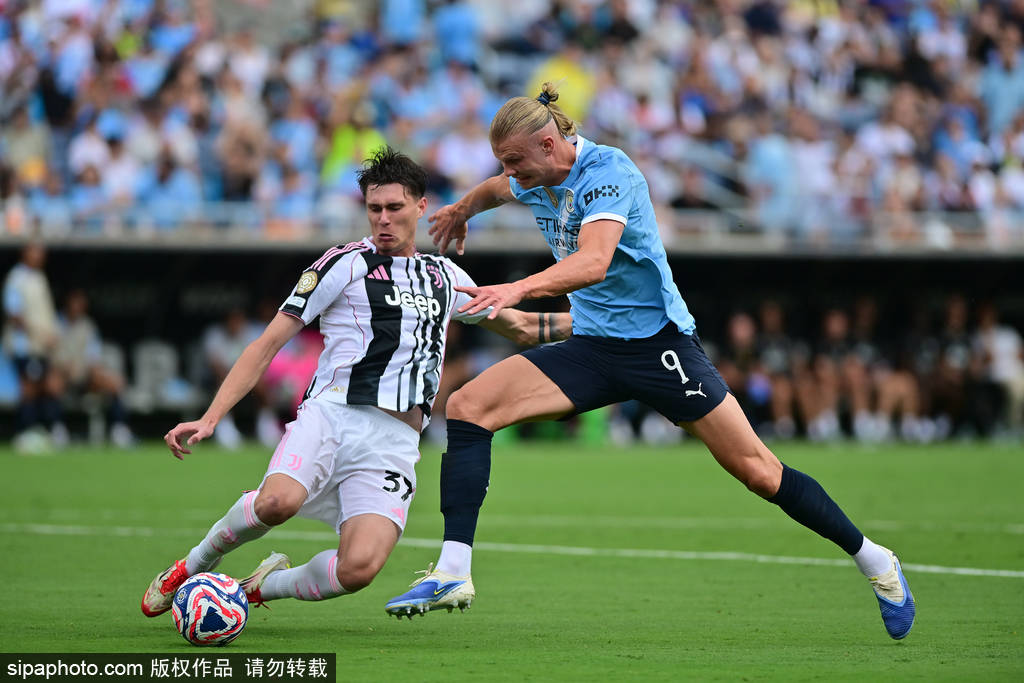 开云体育-穆古鲁扎迎来三赛季出色发挥，尤文图斯观众热烈欢呼！